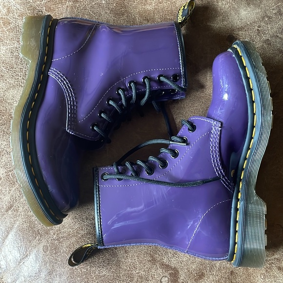 Dr Martens Women's Purple Patent Leather Boots. Excellent Condition. Size 6. - Picture 2 of 15